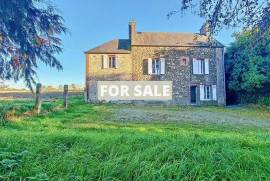 Detached Country House with Outbuilding Detached Country House with Outbuilding