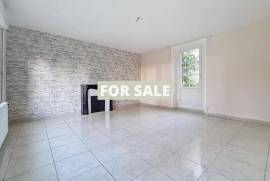 Detached Country House with Outbuilding Detached Country House with Outbuilding