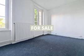 Detached Country House with Outbuilding Detached Country House with Outbuilding