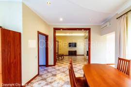 Detached house for rent in Riga district, 332.00m2