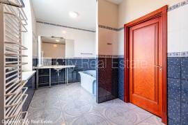 Detached house for rent in Riga district, 332.00m2