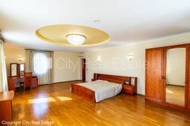 Detached house for rent in Riga district, 332.00m2