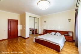 Detached house for rent in Riga district, 332.00m2