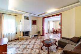 Detached house for rent in Riga district, 332.00m2