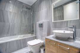 2 Bedroom Modern Apartment - Universal, Paphos