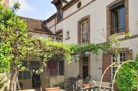 Proche centre ville et gare direct Paris