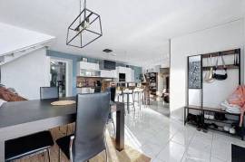 Maison en pierre rénovée 7 pièces 135 m2