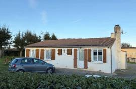 Comfortable 3-Bedroomed Bungalow With Large Garden- 7km from Ruffec - €145150