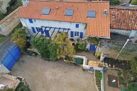 Beautiful Charentaise House with a Pleasant Private Courtyard. Near Mansle - €186,000