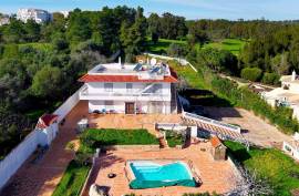 EXCLUSIVE FARM NEXT TO GOLF COURSE AND VAU BEACH