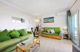 1 +1 Bedroom Apartment, with Local Accommodation License in the First Line Praia da Rocha