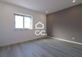 T2 with garage Completely Renovated in Santa Clara