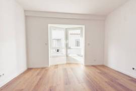 Apartamento T2 Renovado em Cascais