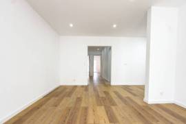 Apartamento T2 Renovado em Cascais