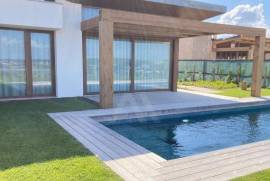 Moradia T3 com Piscina, junto à Lagoa de Óbidos