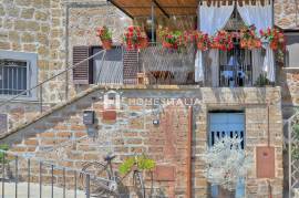 Renovated apartment with magnificent views