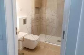 Exclusive Penthouse in Linda-a-Velha with Open Views over the Tejo River and the Sea