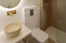 Exclusive Penthouse in Linda-a-Velha with Open Views over the Tejo River and the Sea