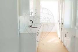 Exclusive Penthouse in Linda-a-Velha with Open Views over the Tejo River and the Sea