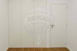 Exclusive Penthouse in Linda-a-Velha with Open Views over the Tejo River and the Sea