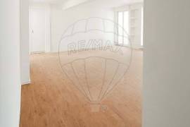 Exclusive Penthouse in Linda-a-Velha with Open Views over the Tejo River and the Sea