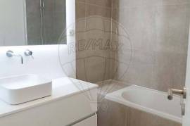 Exclusive Penthouse in Linda-a-Velha with Open Views over the Tejo River and the Sea