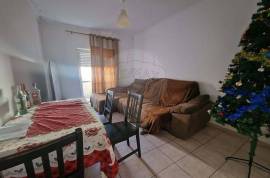 Two-bedroom apartment for rent, located on Rua Vasco da Gama in Cacém, in a quiet residential area well served by shops, services, and public transport. Two-bedroom apartment for rent, located on Rua Vasco da Gama in Cacém, in a quiet residential area well served by shops, services, and public transport.