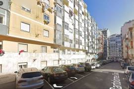 Two-bedroom apartment for rent, located on Rua Vasco da Gama in Cacém, in a quiet residential area well served by shops, services, and public transport. Two-bedroom apartment for rent, located on Rua Vasco da Gama in Cacém, in a quiet residential area well served by shops, services, and public transport.