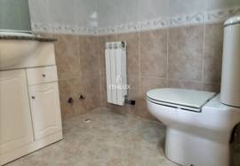 3 bedroom apartment with parking and storage room in Alhos Vedros