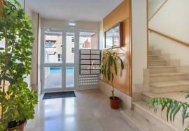 3 bedroom apartment with parking and storage room in Alhos Vedros