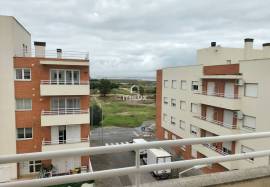 3 bedroom apartment with parking and storage room in Alhos Vedros
