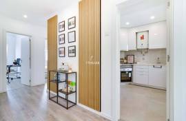 Recently renovated 2 bedroom apartment for sale - close to the center of Barcarena