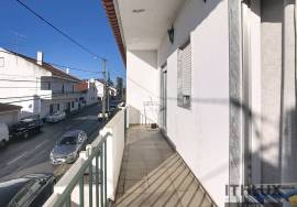 3 bedroom villa with garage