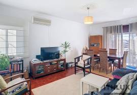 3 bedroom villa with garage