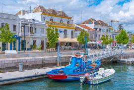 Spectacular 2 Bedroom Apartment within Walking Distance to the Ria Formosa and Waterfront of Cabanas.  Amazing Pool and Garage