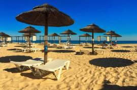 Spectacular 2 Bedroom Apartment within Walking Distance to the Ria Formosa and Waterfront of Cabanas.