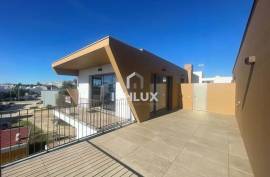 Spectacular 2 Bedroom Apartment within Walking Distance to the Ria Formosa and Waterfront of Cabanas.