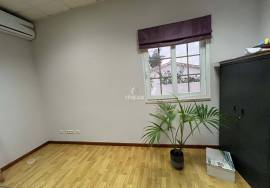 Office 10 minutes away A5 Cascais exit