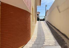 Office 10 minutes away A5 Cascais exit