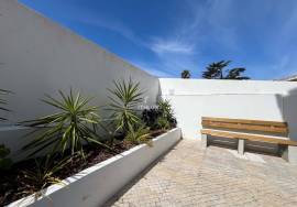 Office 10 minutes away A5 Cascais exit