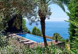3 Bed Oceanview Villa with Infinity Pool Near Palheiro Nature Estate, Funchal