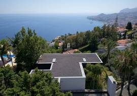 3 Bed Oceanview Villa with Infinity Pool Near Palheiro Nature Estate, Funchal
