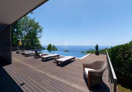 3 Bed Oceanview Villa with Infinity Pool Near Palheiro Nature Estate, Funchal
