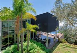 3 Bed Oceanview Villa with Infinity Pool Near Palheiro Nature Estate, Funchal