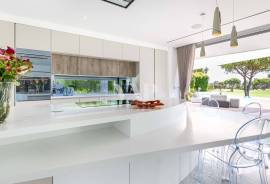 Luxury V3+2 Villa for Annual Rent in Vilamoura | Frontline Golf with Heated Pool