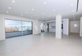 ERILUC - Modern 3 bedroom apartment with balcony in Quarteira