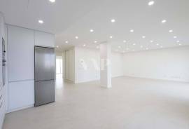 ERILUC - Modern 3 bedroom apartment with balcony in Quarteira