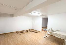 Store with 144m² in the Center of Faro