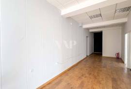 Store with 144m² in the Center of Faro