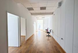 Store with 144m² in the Center of Faro